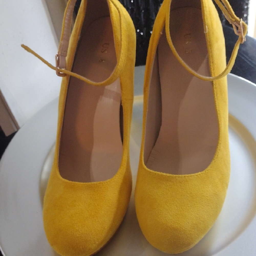 Allegra K Yellow Suede Heels